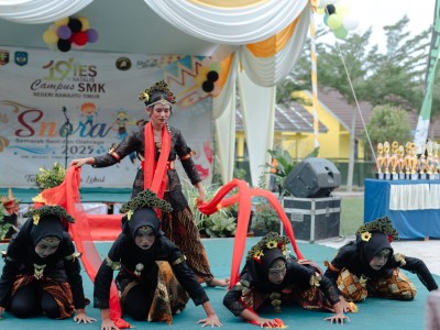 Penampilan Tari dari SMP