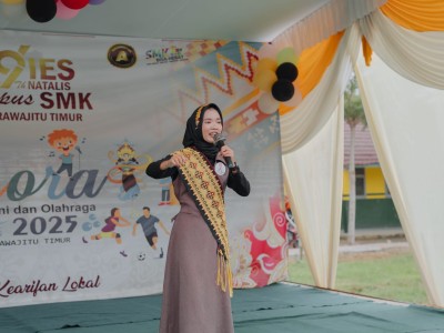 Penampilan Pidato Bahasa Ibu dari SMP